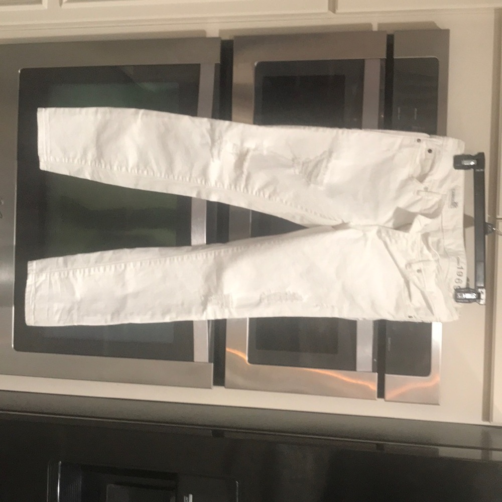 White skinny jeans